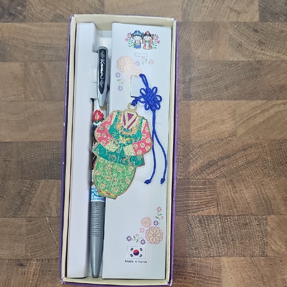 Korean Traditional Outfit Pen with Charm